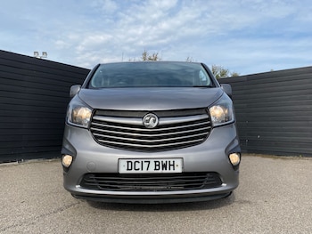 Used Vauxhall Vivaro 2017 for sale - 76143272: Photo