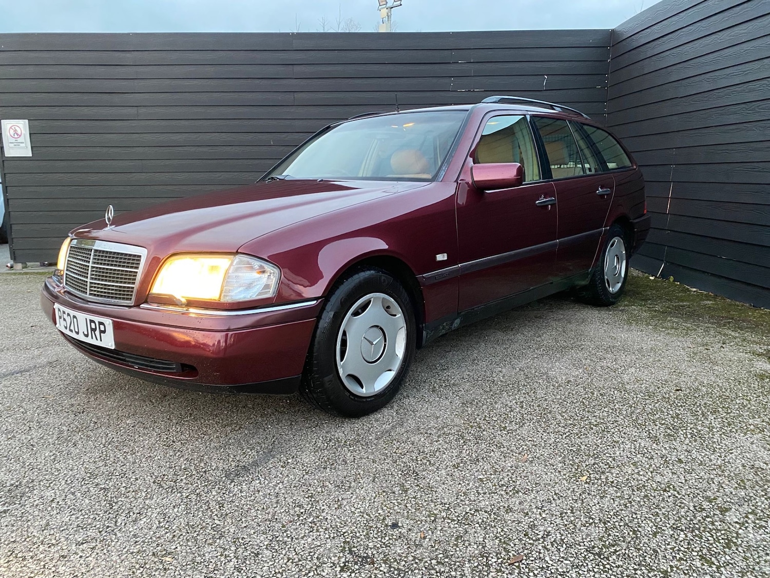 Used Mercedes-Benz C Class 1997 for sale - 76738360: Photo 1