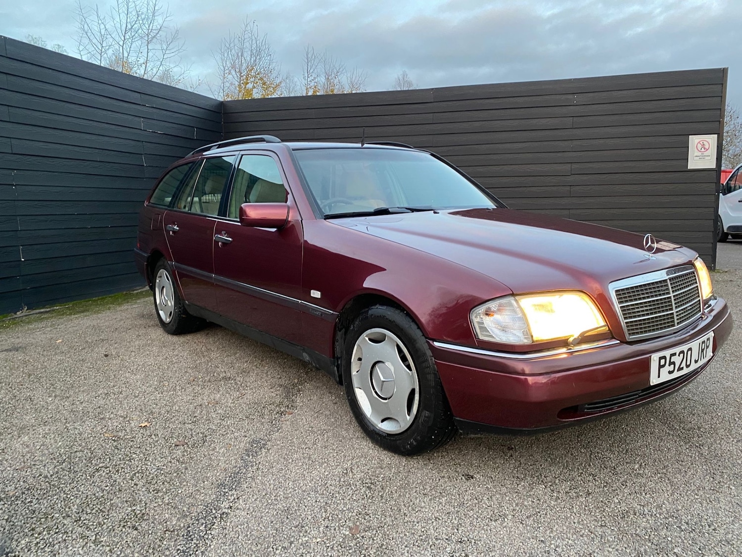 Used Mercedes-Benz C Class 1997 for sale - 76738360: Photo 3