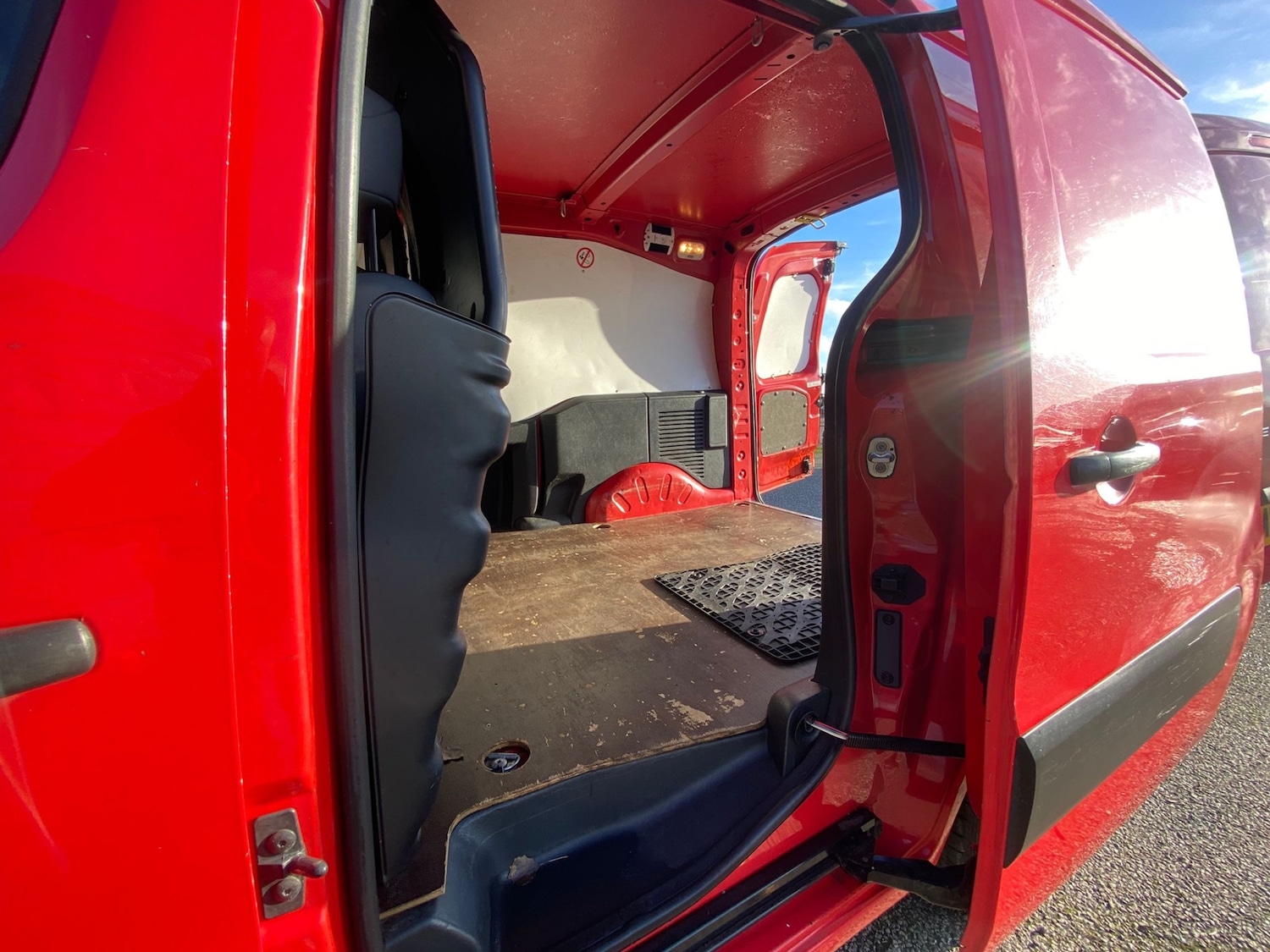 Used Peugeot Partner 2012 for sale - 76905730: Photo 8