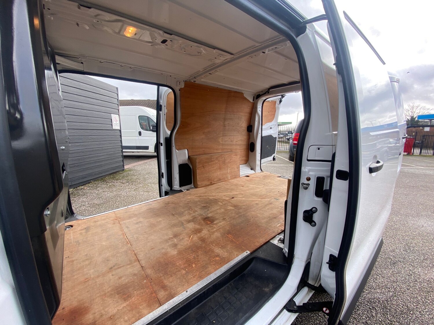 Used Vauxhall Vivaro 2021 for sale - 77541302: Photo 9