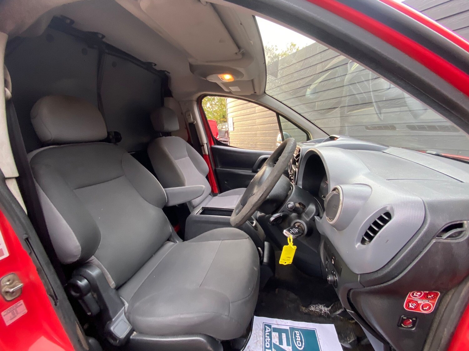 Used Peugeot Partner 2012 for sale - 76544374: Photo 11