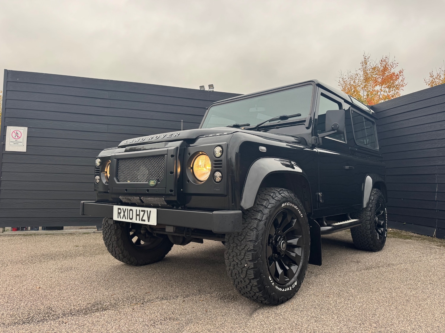 Used Land Rover Defender 2010 for sale - 76505673: Photo 1