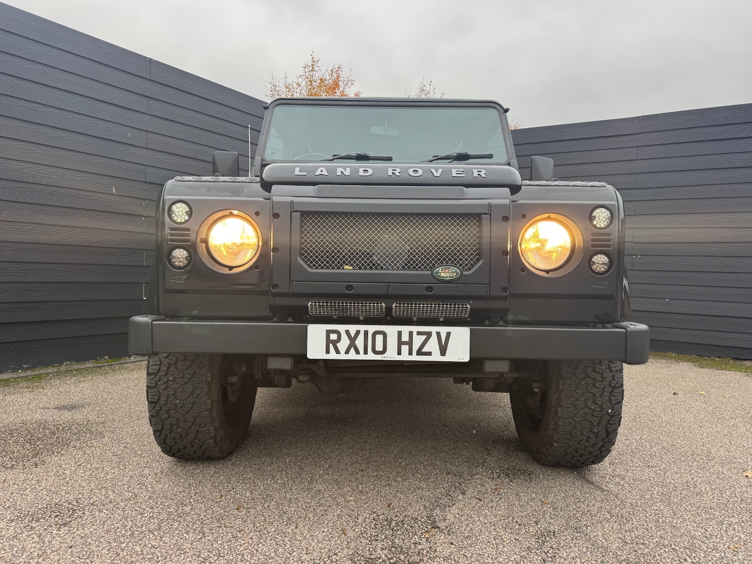 Used Land Rover Defender 2010 for sale - 76505673: Photo 2
