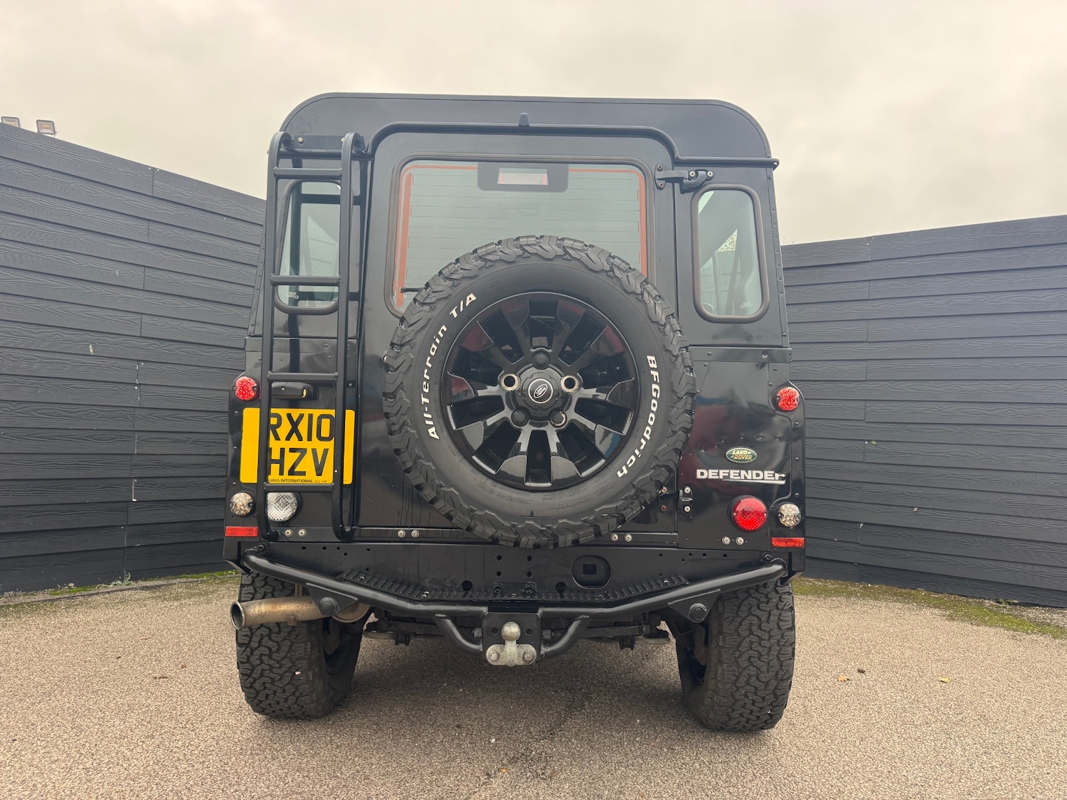 Used Land Rover Defender 2010 for sale - 76505673: Photo 4