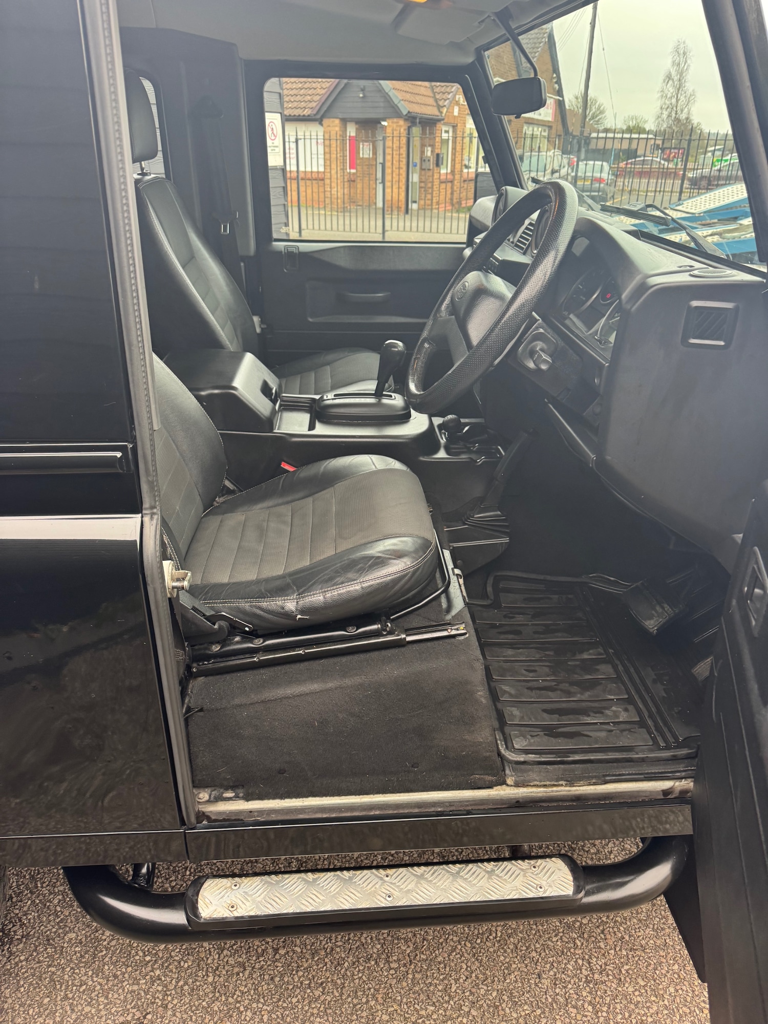 Used Land Rover Defender 2010 for sale - 76505673: Photo 7