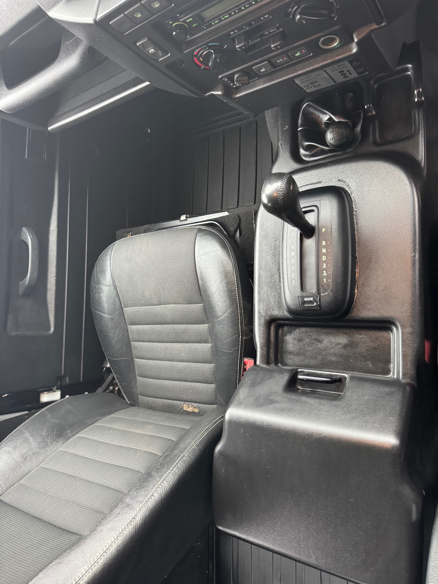 Used Land Rover Defender 2010 for sale - 76505673: Photo 9