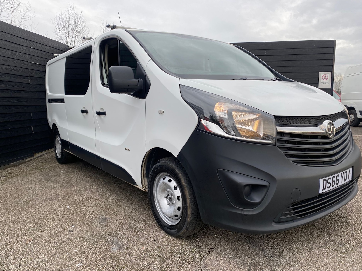 Used Vauxhall Vivaro 2016 for sale - 77247467: Photo 3