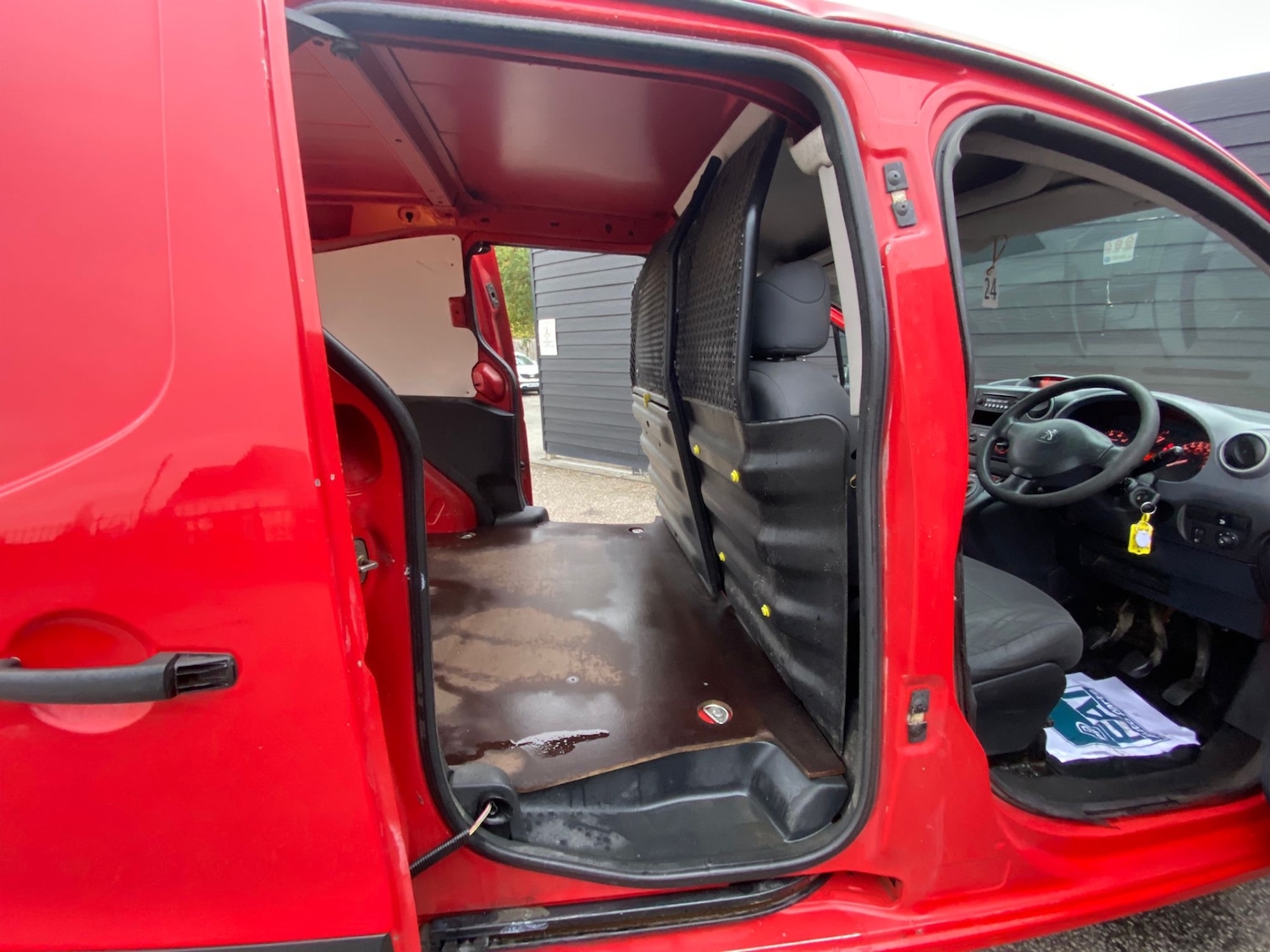 Used Peugeot Partner 2014 for sale - 76287012: Photo 9