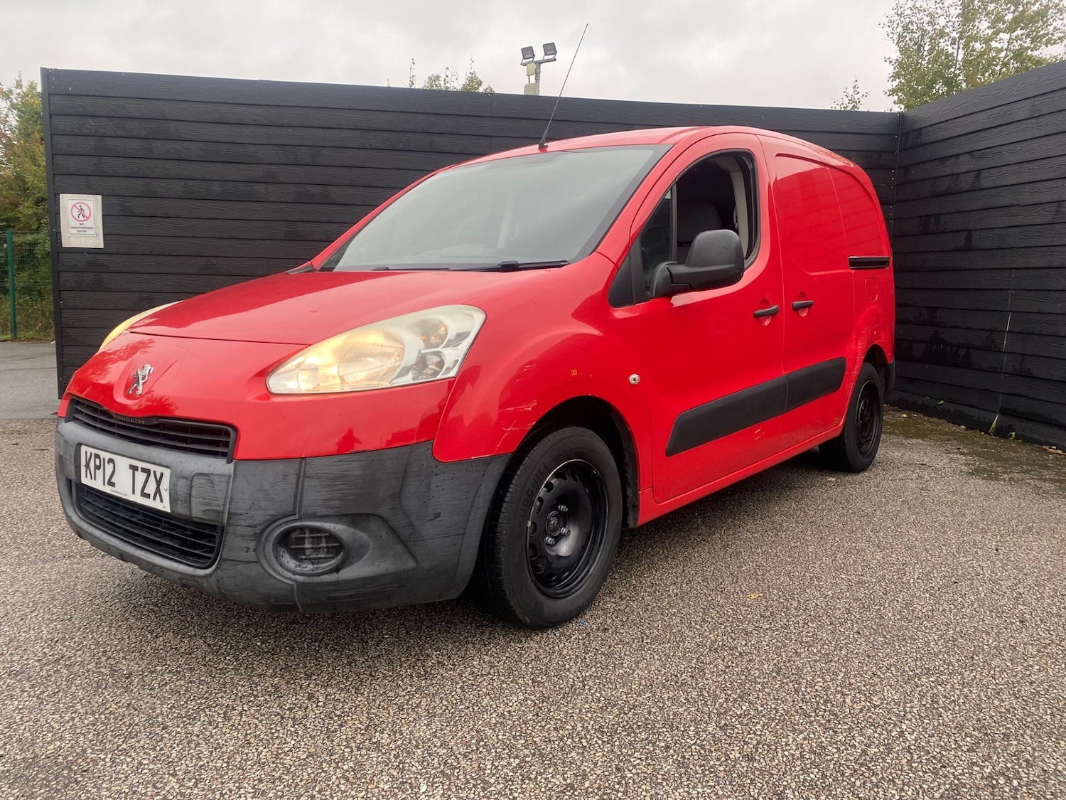 Used Peugeot Partner 2012 for sale - 76158208: Photo 1