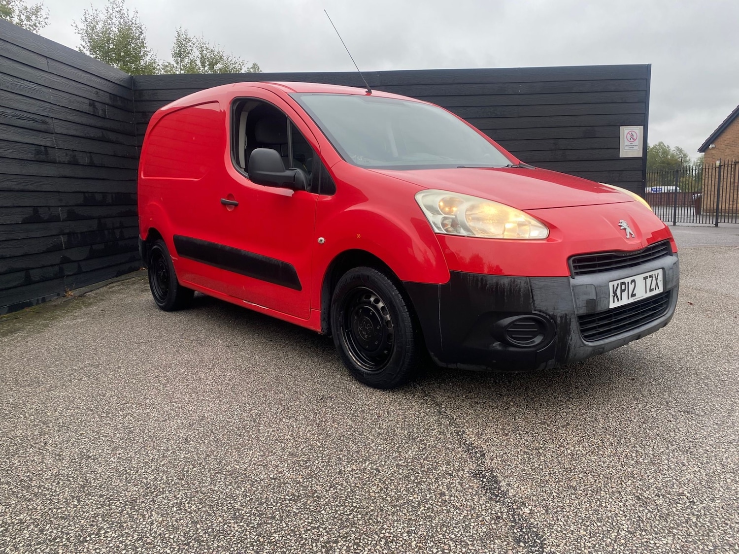 Used Peugeot Partner 2012 for sale - 76158208: Photo 2