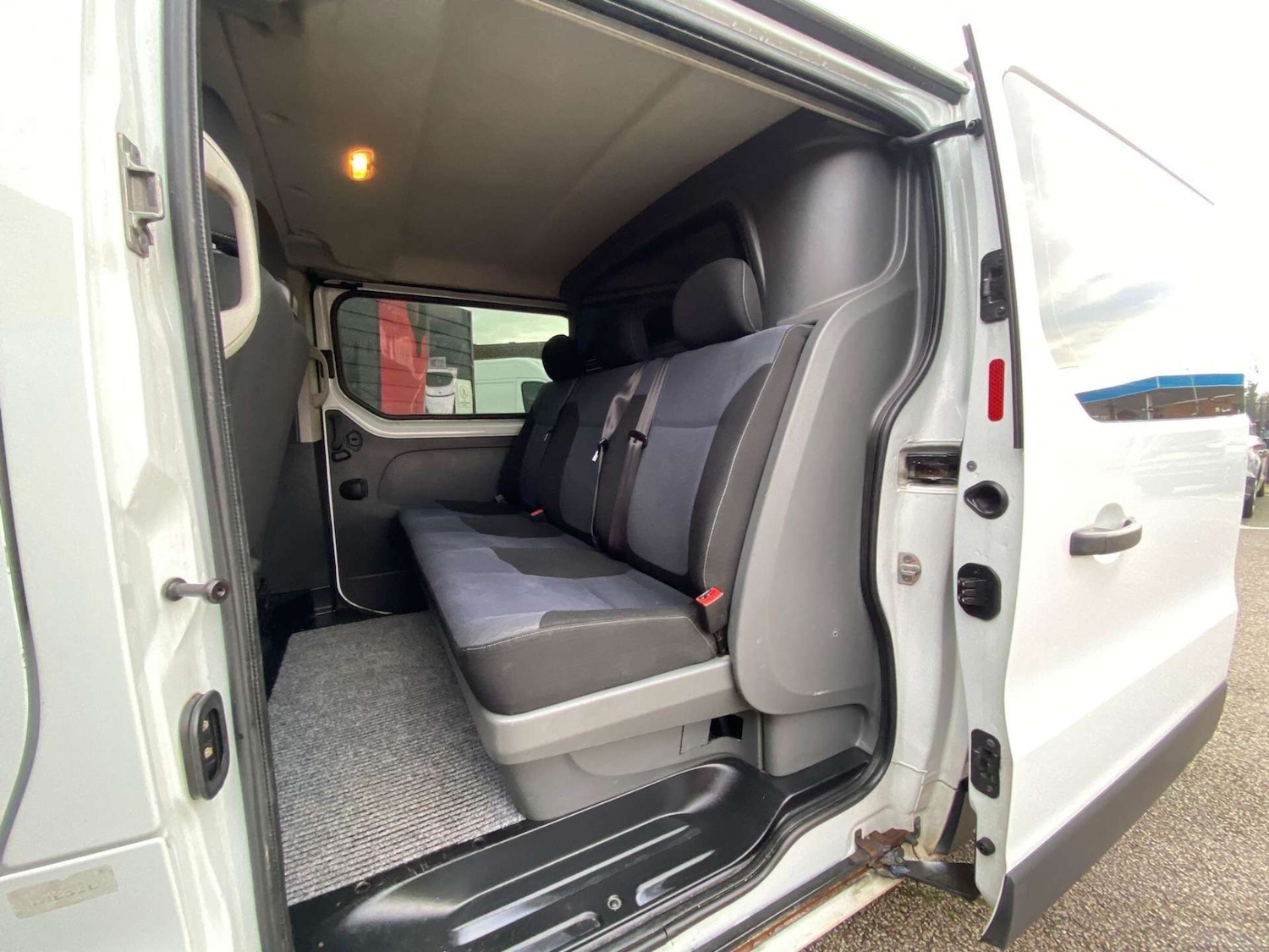 Used Vauxhall Vivaro 2016 for sale - 77701524: Photo 8