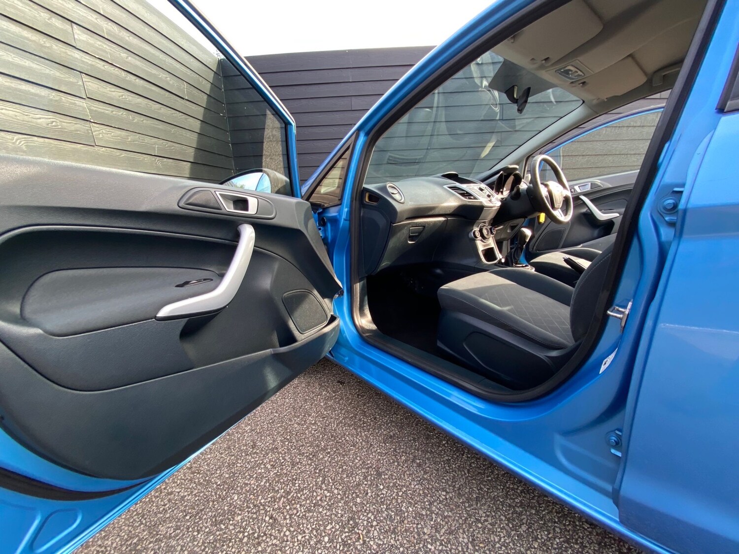 Used Ford Fiesta 2011 for sale - 76045793: Photo 10