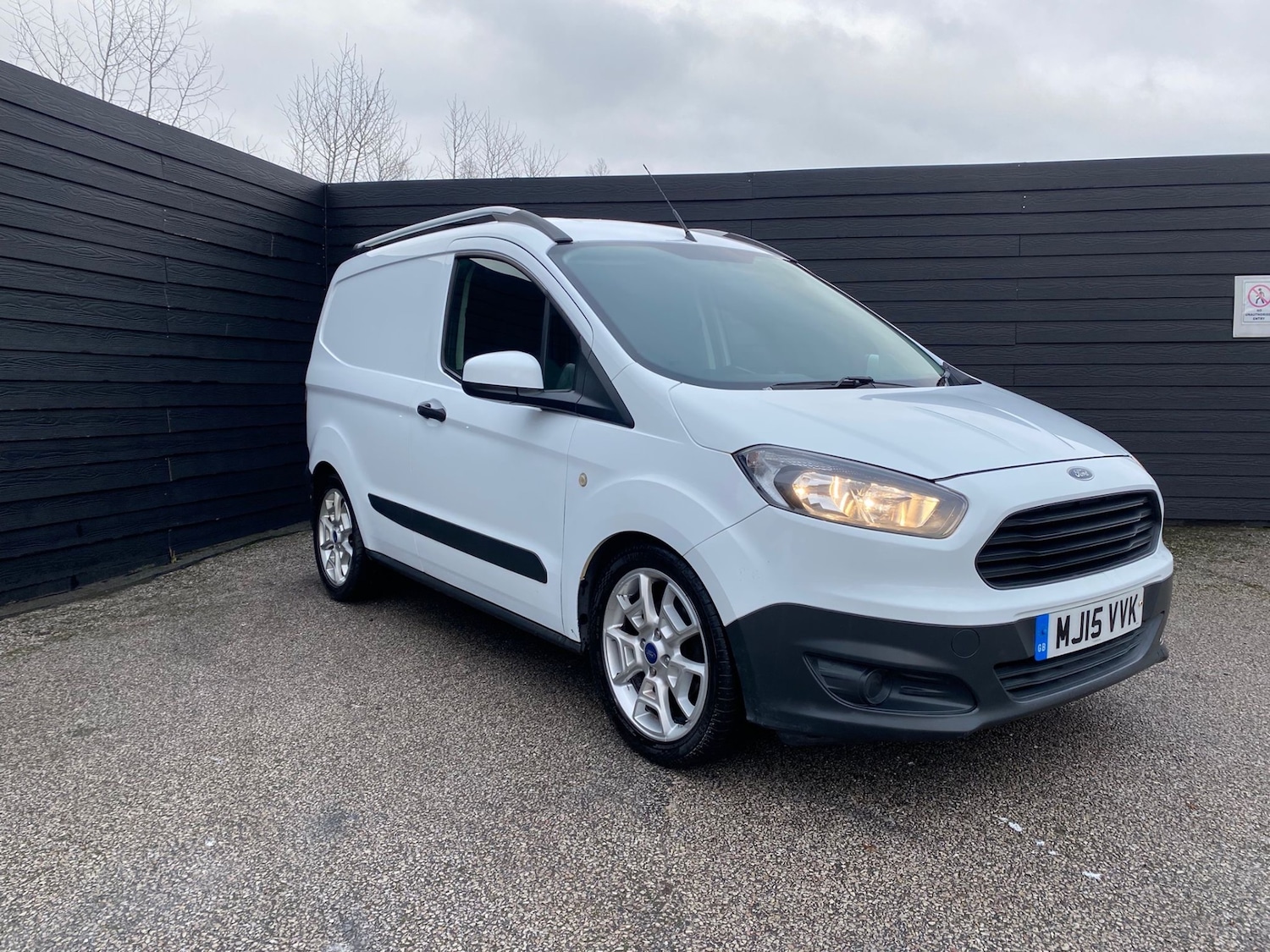 Used Ford Transit Courier 2015 for sale - 77470431: Photo 3