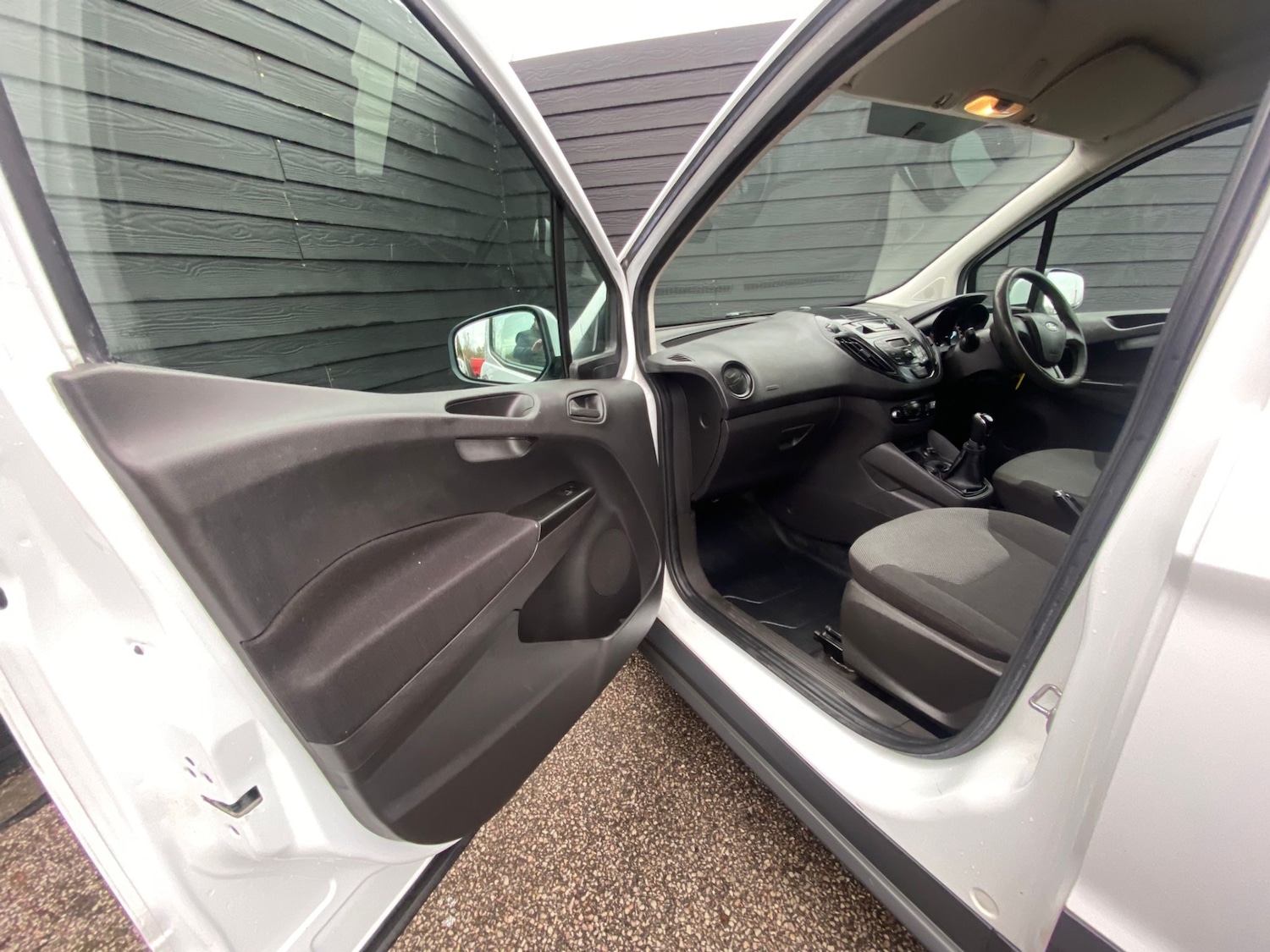 Used Ford Transit Courier 2015 for sale - 77470431: Photo 8