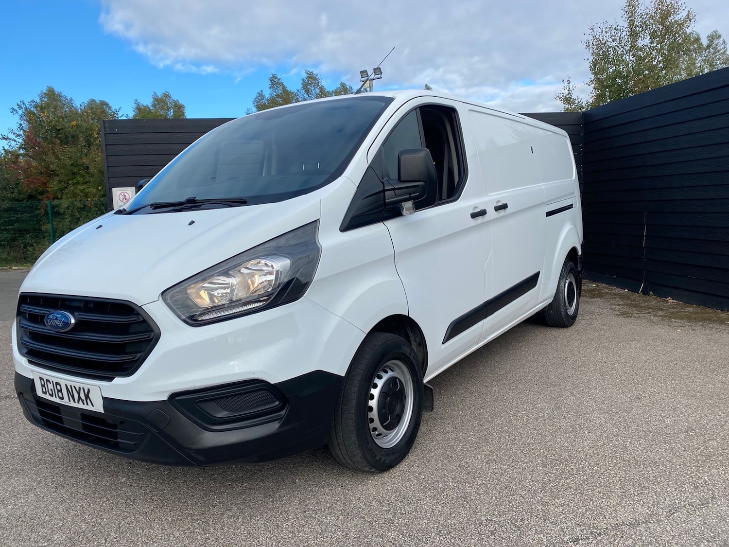 Used Ford Transit Custom 2018 for sale - 76286943: Photo 1