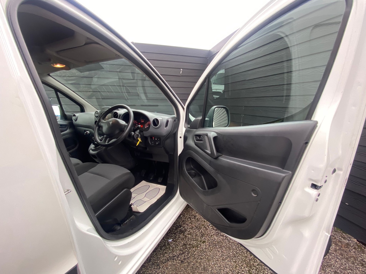 Used Peugeot Partner 2018 for sale - 77404526: Photo 11