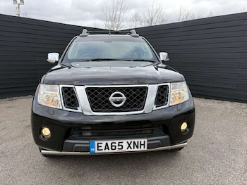 Used Nissan Navara 2015 for sale - 77678688: Photo