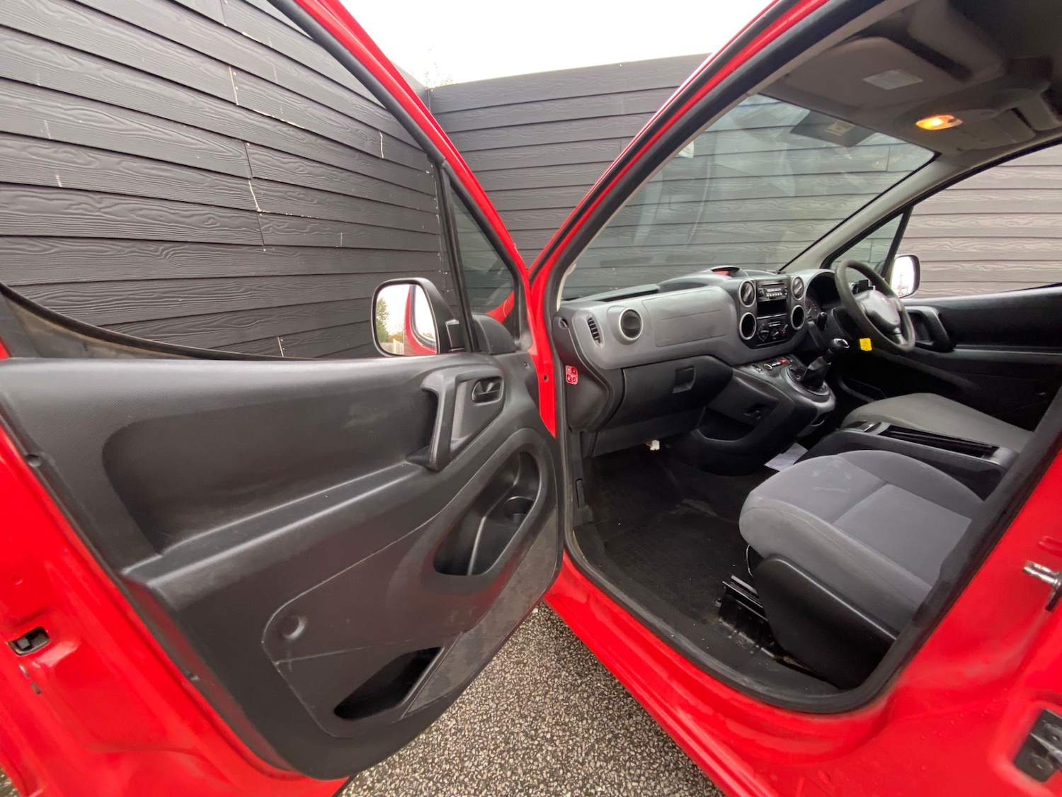 Used Peugeot Partner 2012 for sale - 76452615: Photo 13