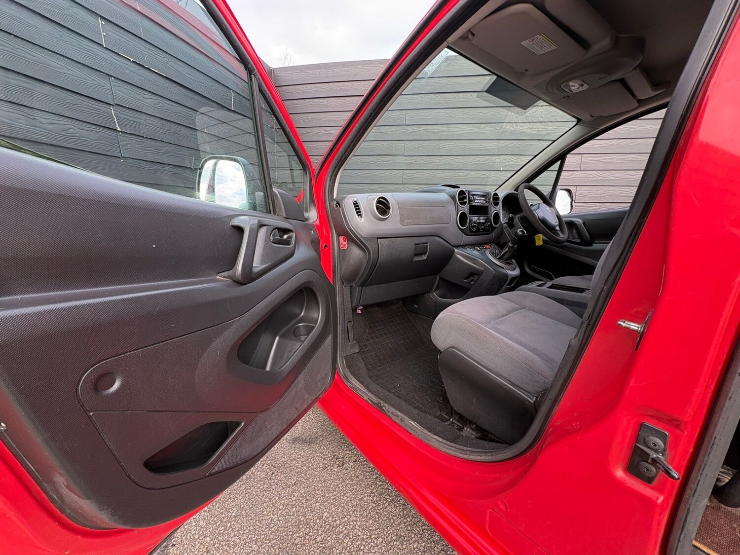 Used Peugeot Partner 2012 for sale - 77963661: Photo 9