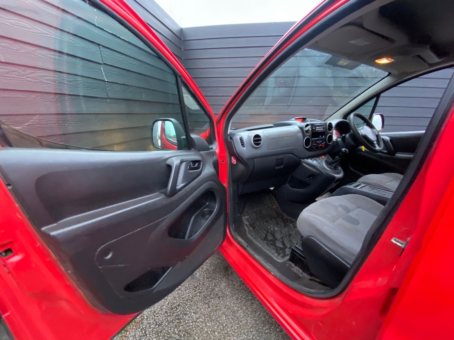 Used Peugeot Partner 2014 for sale - 77391771: Photo 12