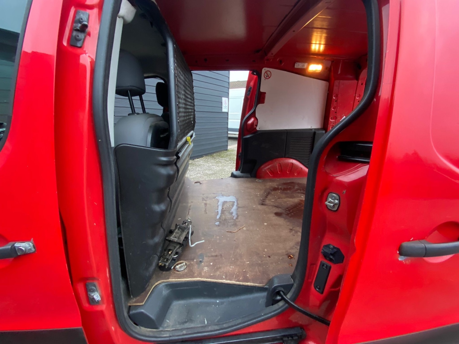 Used Peugeot Partner 2014 for sale - 77391771: Photo 8