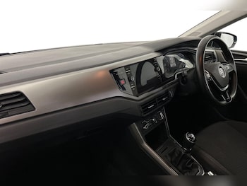 Used Volkswagen Polo 2018 for sale - 76060522: Photo 2