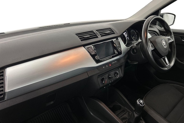 Used Skoda Fabia 2018 for sale - 76199682: Photo 2