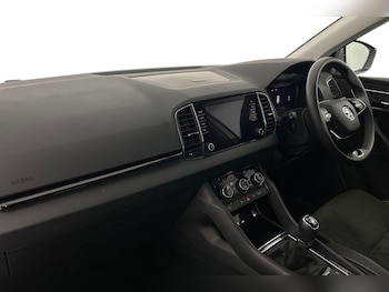 Used Skoda Karoq 2024 for sale - 76001485: Photo 2