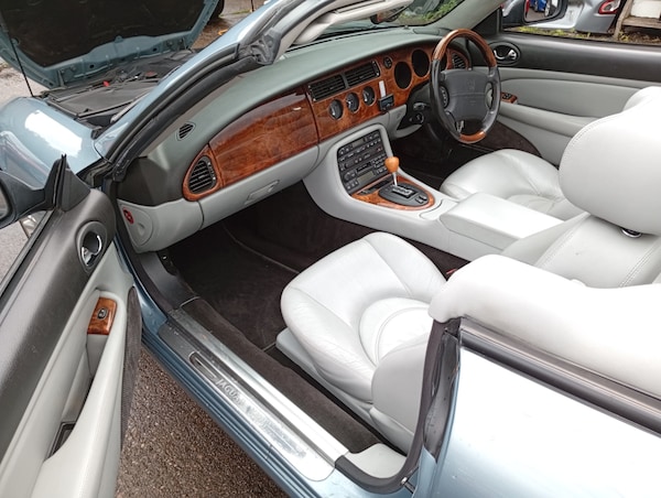 Used Jaguar XK8 2004 for sale - 74941132: Photo 14
