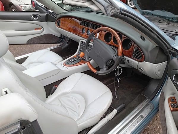 Used Jaguar XK8 2004 for sale - 74941132: Photo 18