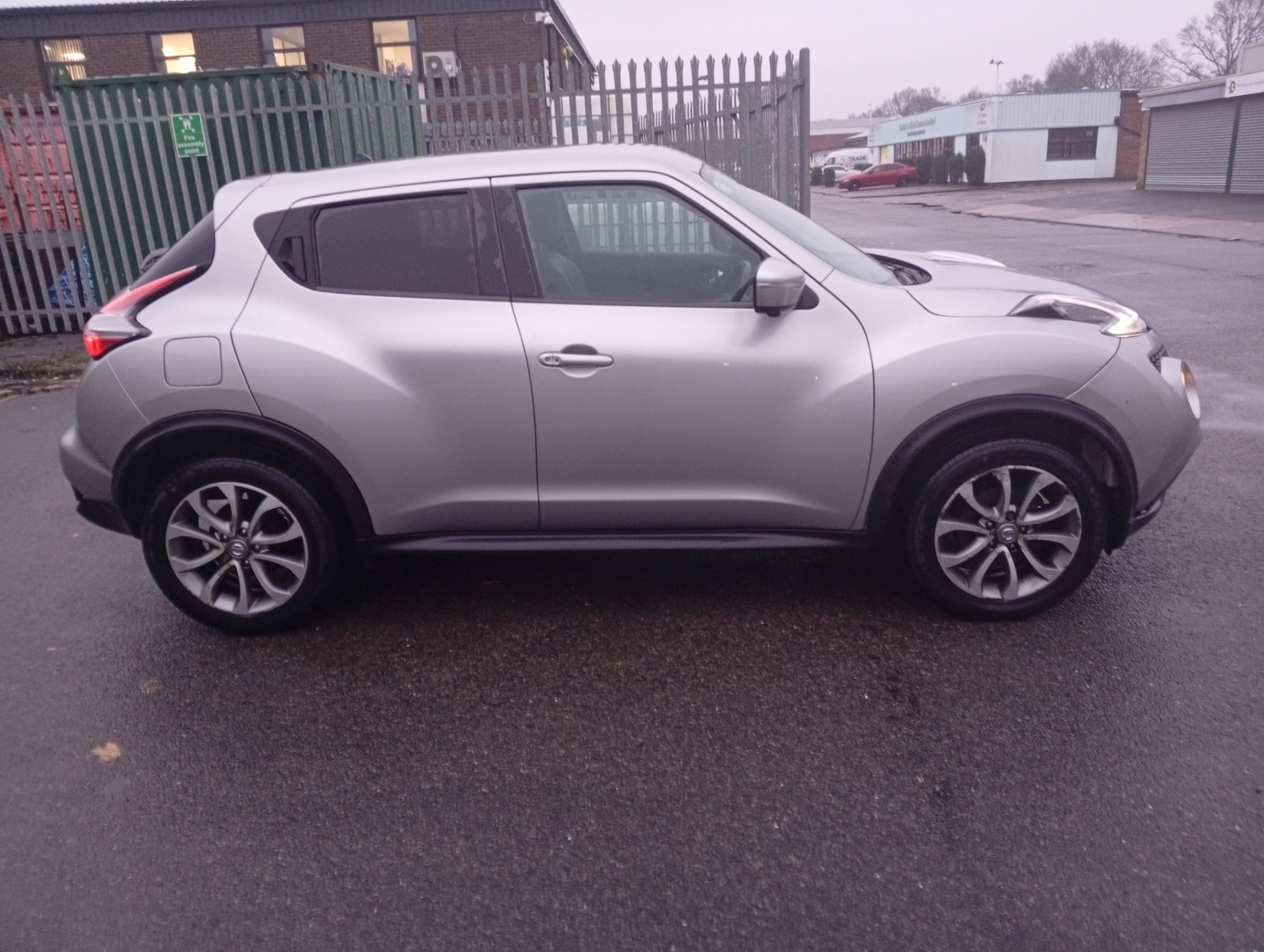 Used Nissan Juke 2017 for sale - 77450140: Photo 2