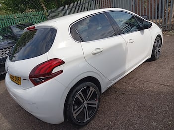 Used Peugeot 208 2018 for sale - 79532071: Photo