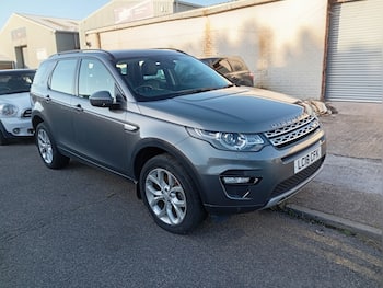 Used Land Rover Discovery Sport 2018 for sale - 79740297: Photo