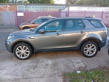 Used Land Rover Discovery Sport 2018 for sale - 79740297: Photo