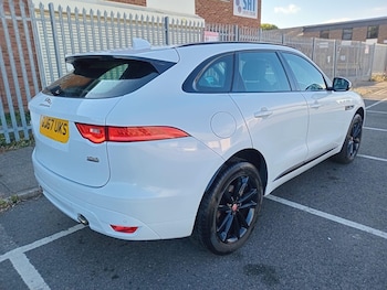 Used Jaguar F-Pace 2017 for sale - 79563775: Photo