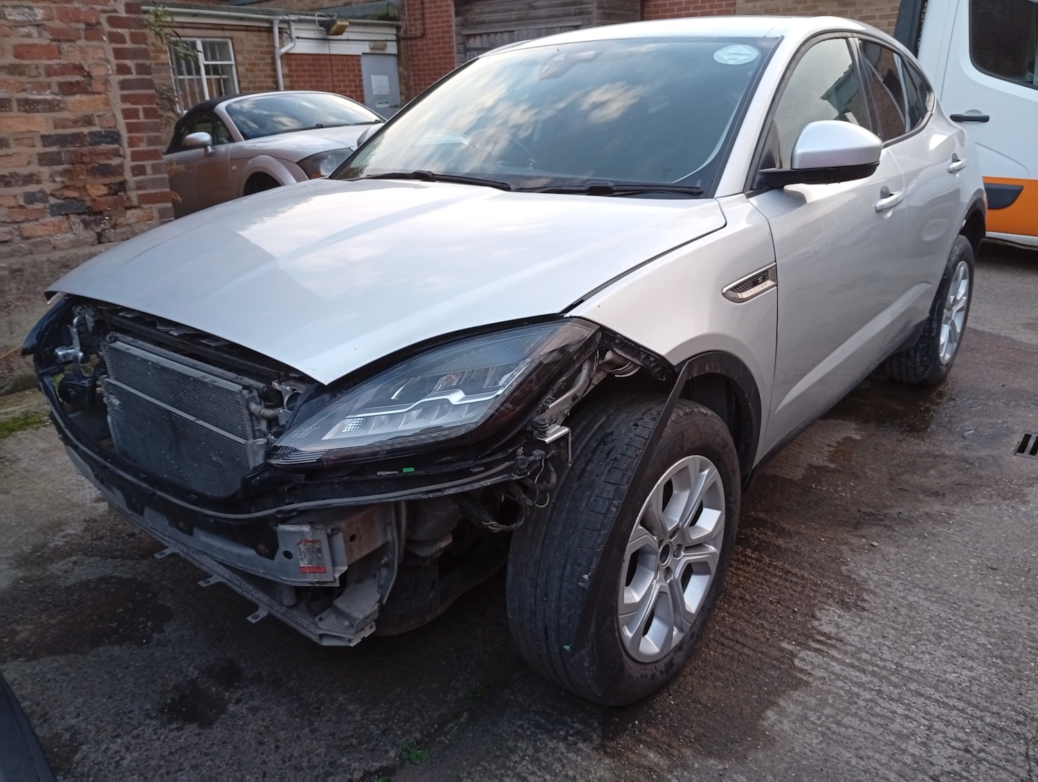 Used Jaguar E-Pace 2019 for sale - 76388021: Photo 1