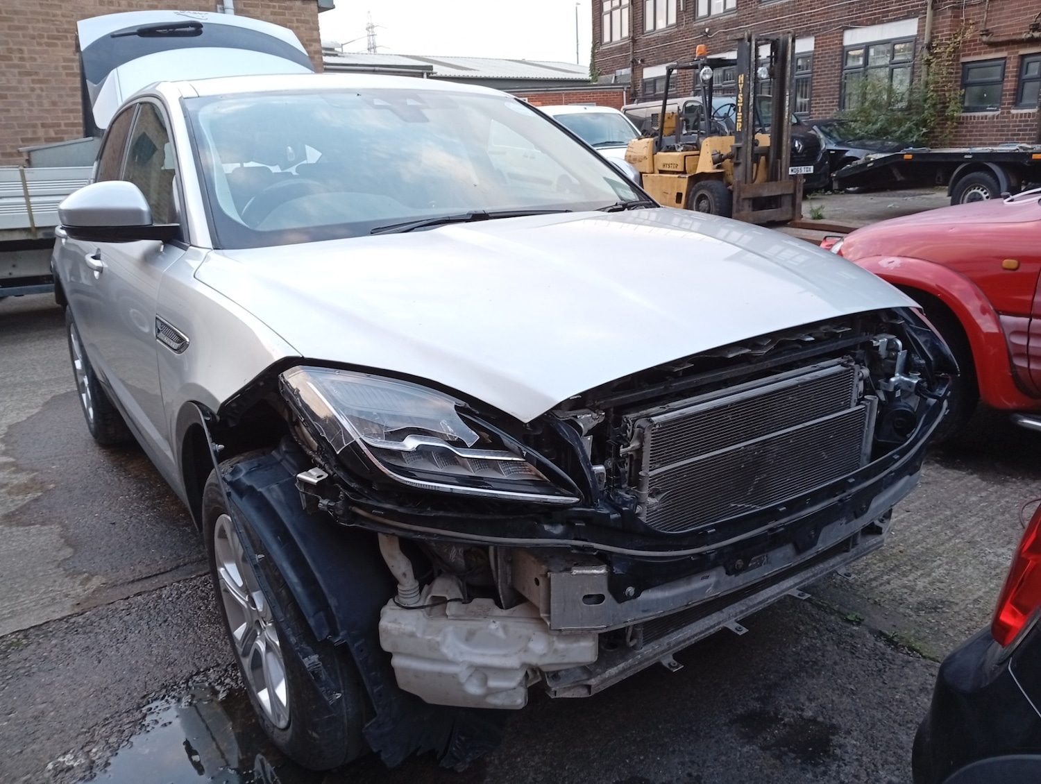 Used Jaguar E-Pace 2019 for sale - 76388021: Photo 6