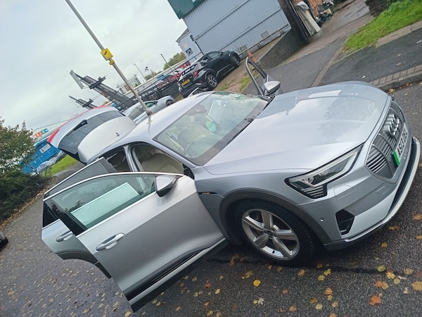 Used Audi e-tron 2022 for sale - 74399582: Photo 14