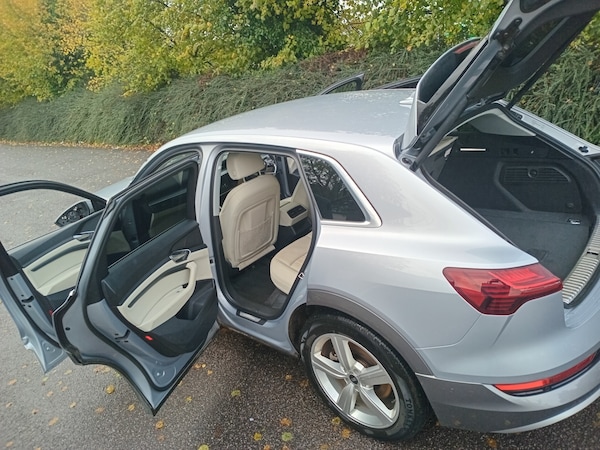 Used Audi e-tron 2022 for sale - 74399582: Photo 15