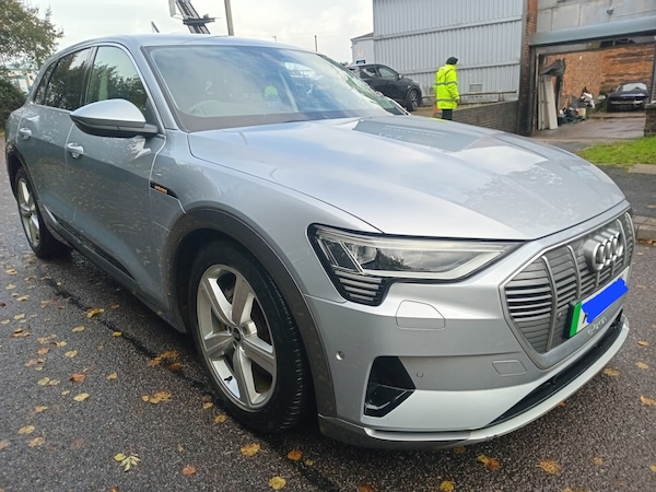 Used Audi e-tron 2022 for sale - 74399582: Photo 1