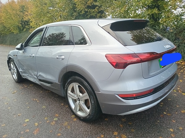 Used Audi e-tron 2022 for sale - 74399582: Photo 5