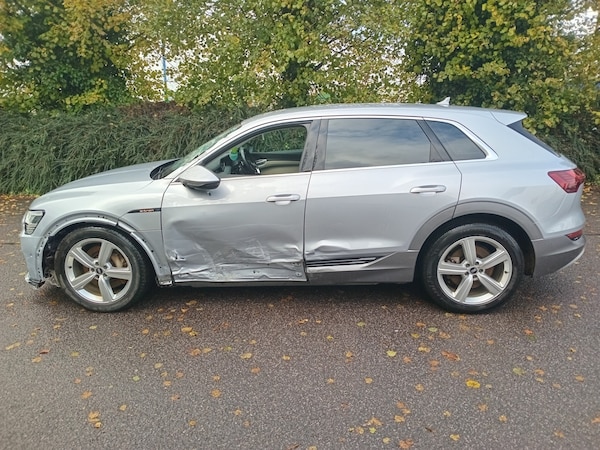 Used Audi e-tron 2022 for sale - 74399582: Photo 6