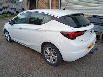 Used Vauxhall Astra 2017 for sale - 78633900: Photo
