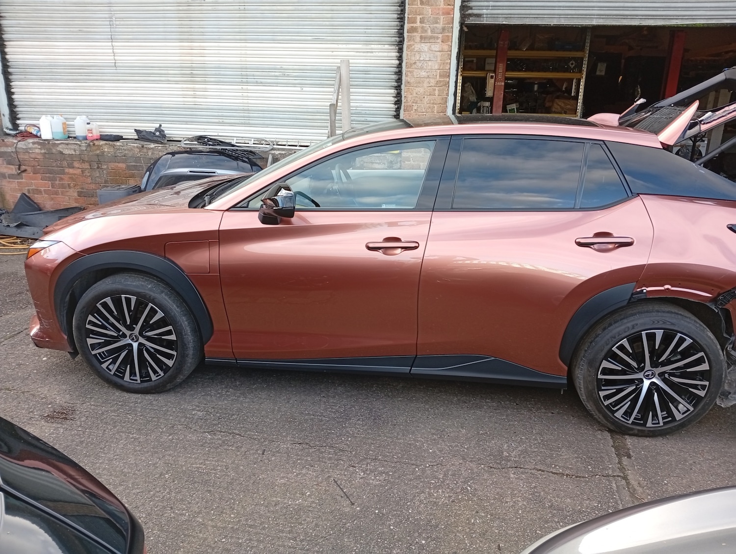 Used Lexus RZ 2025 for sale - 77049347: Photo 2