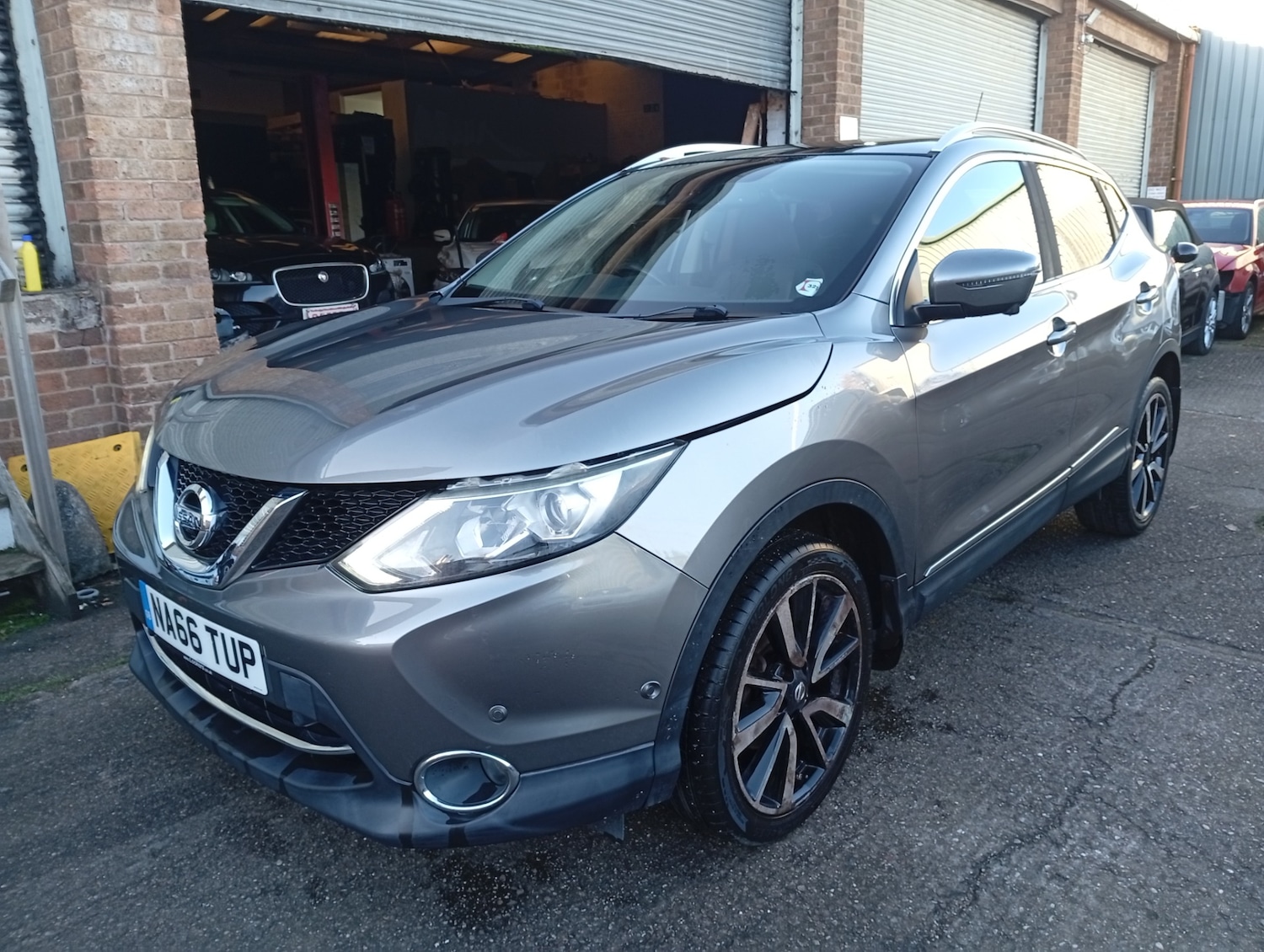 Used Nissan Qashqai 2016 for sale - 76770210: Photo 10