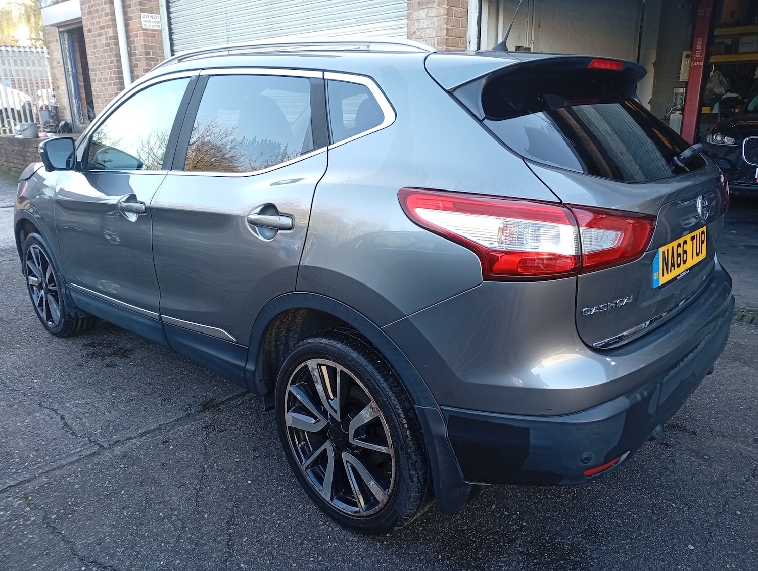 Used Nissan Qashqai 2016 for sale - 76770210: Photo 8