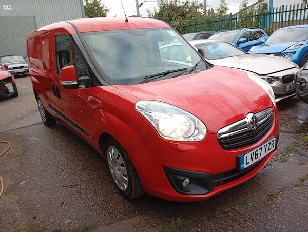 Used Vauxhall Combo 2017 for sale - 76120472: Photo 1