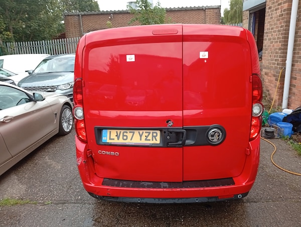 Used Vauxhall Combo 2017 for sale - 76120472: Photo 3