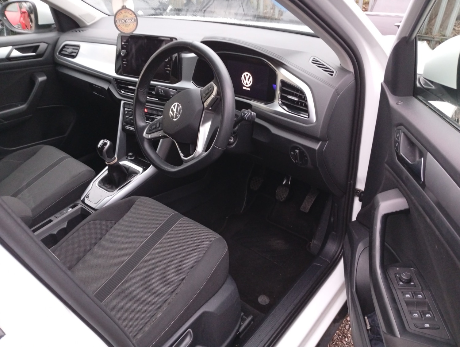 Used Volkswagen T-Roc 2024 for sale - 77063449: Photo 15